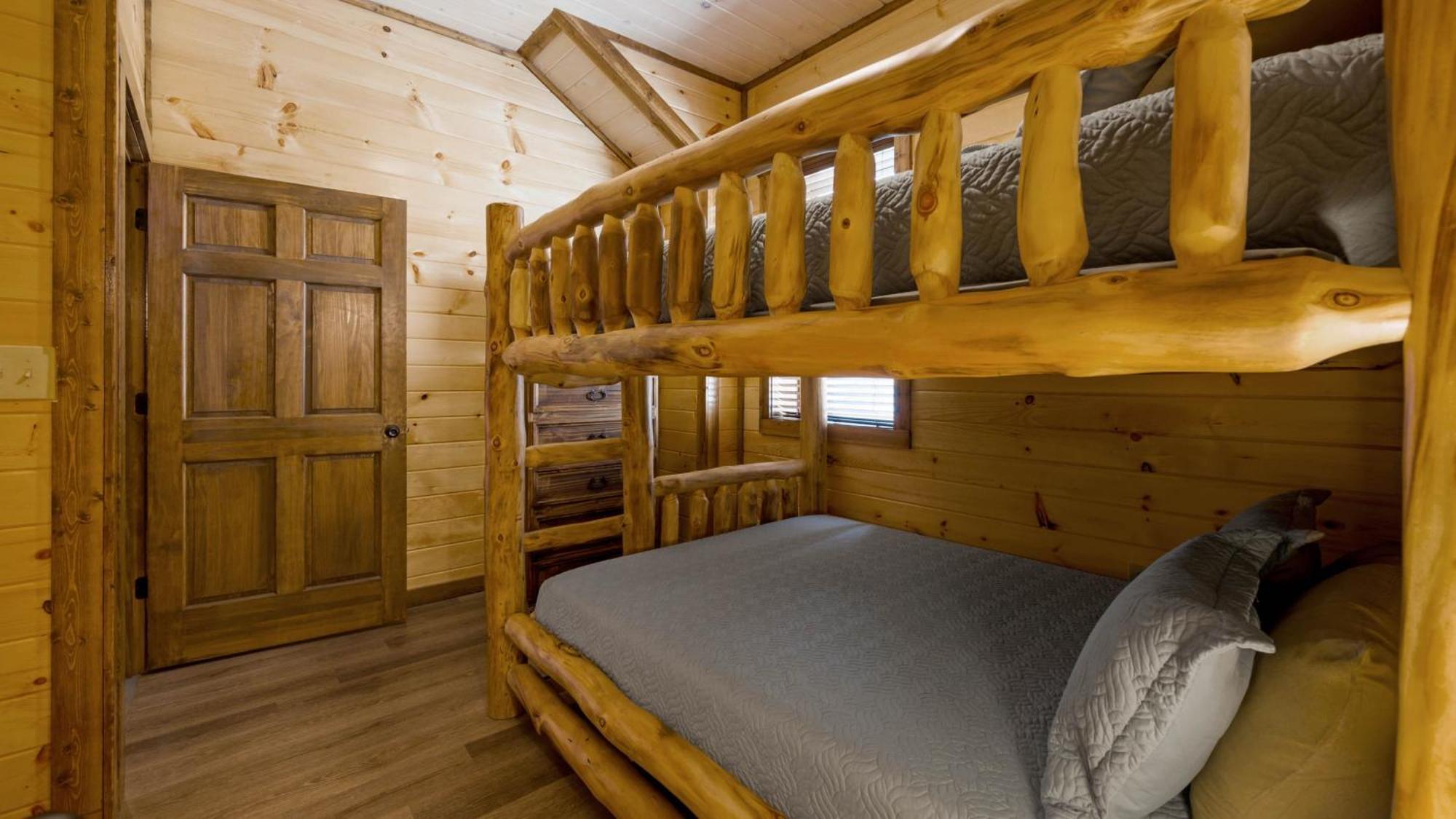 Liberty Lodge - Family Getaway With Pool, Hot Tub, Arcade & Dogs Pigeon Forge Exterior photo