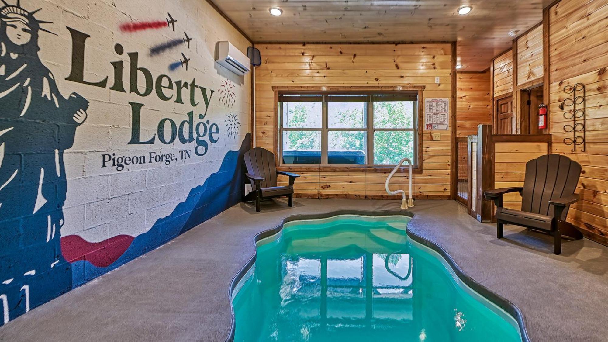 Liberty Lodge - Family Getaway With Pool, Hot Tub, Arcade & Dogs Pigeon Forge Exterior photo