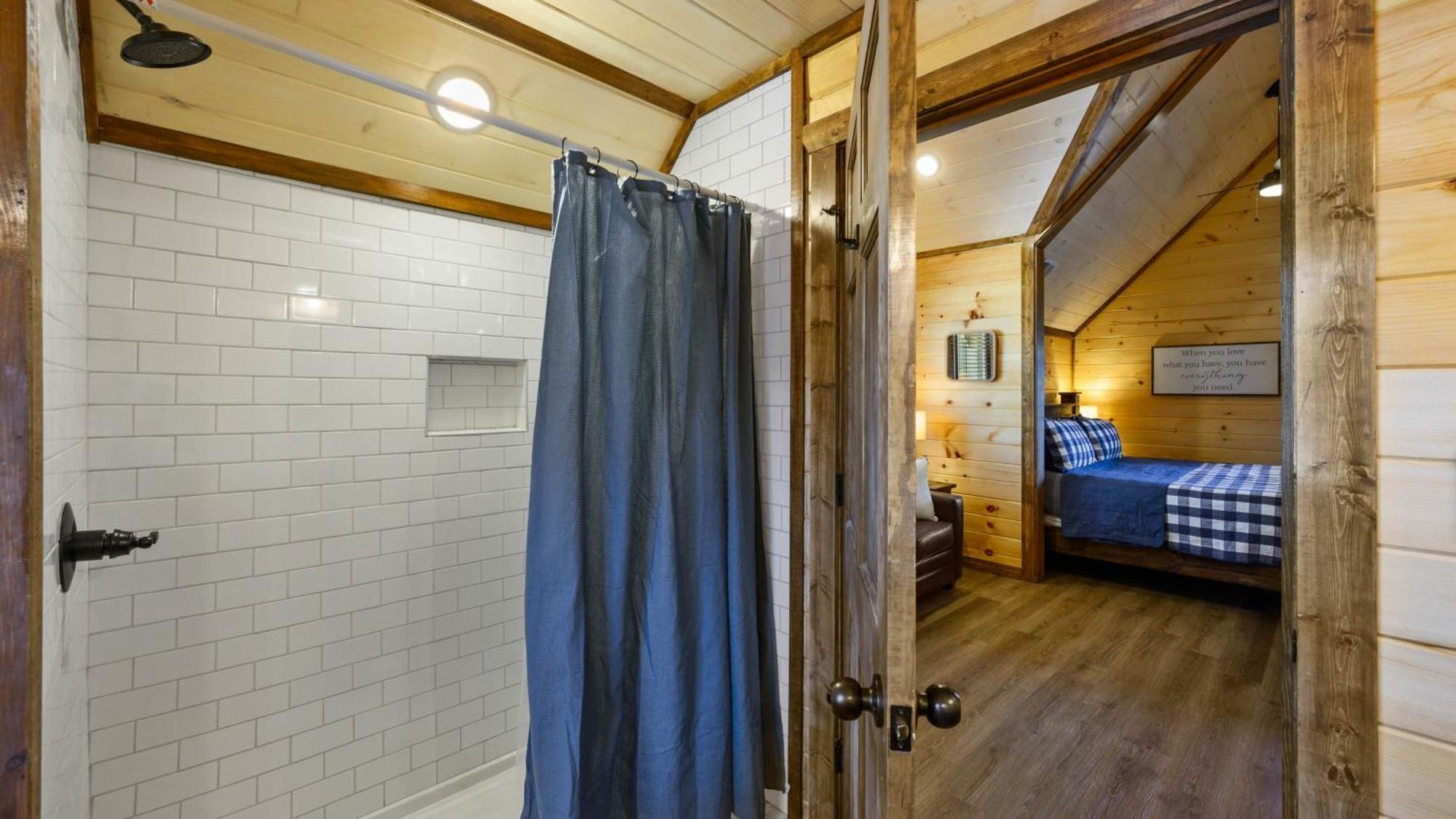 Liberty Lodge - Family Getaway With Pool, Hot Tub, Arcade & Dogs Pigeon Forge Exterior photo